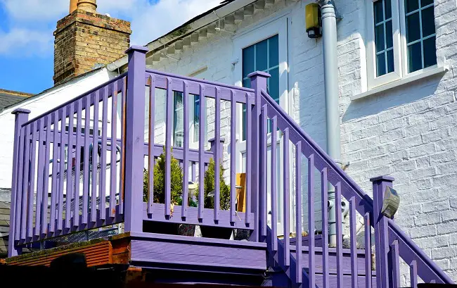 paint or stain wood railings